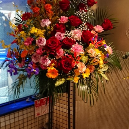 淀川区十三本町 BARの開店お祝いのスタンド花