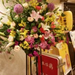 淀川区 西中島へ開店祝いのスタンド花