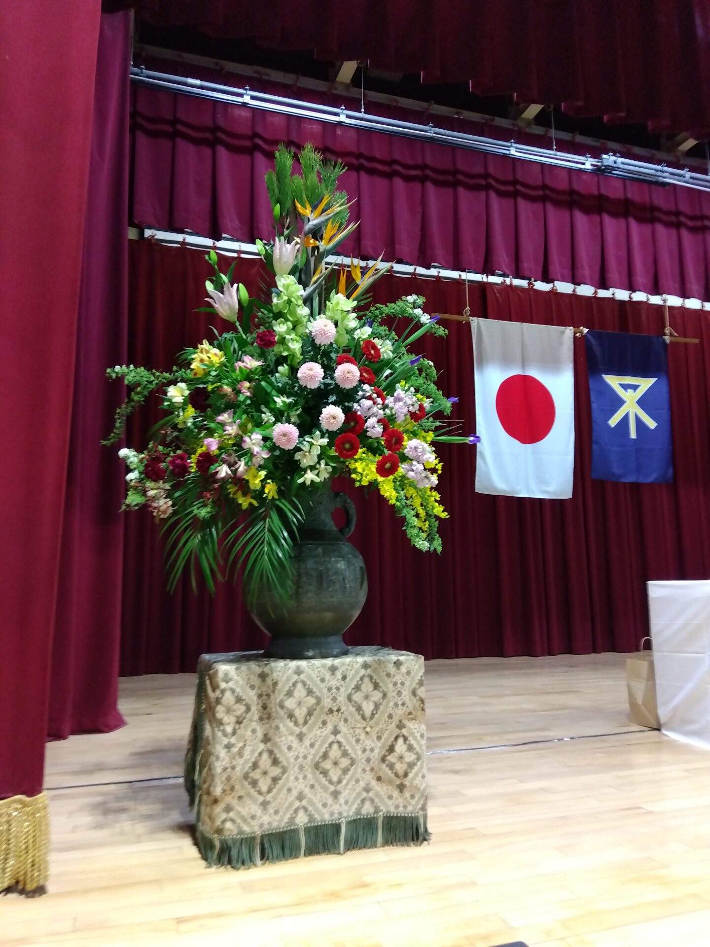 大阪市立西三国小学校 卒業式式場装花