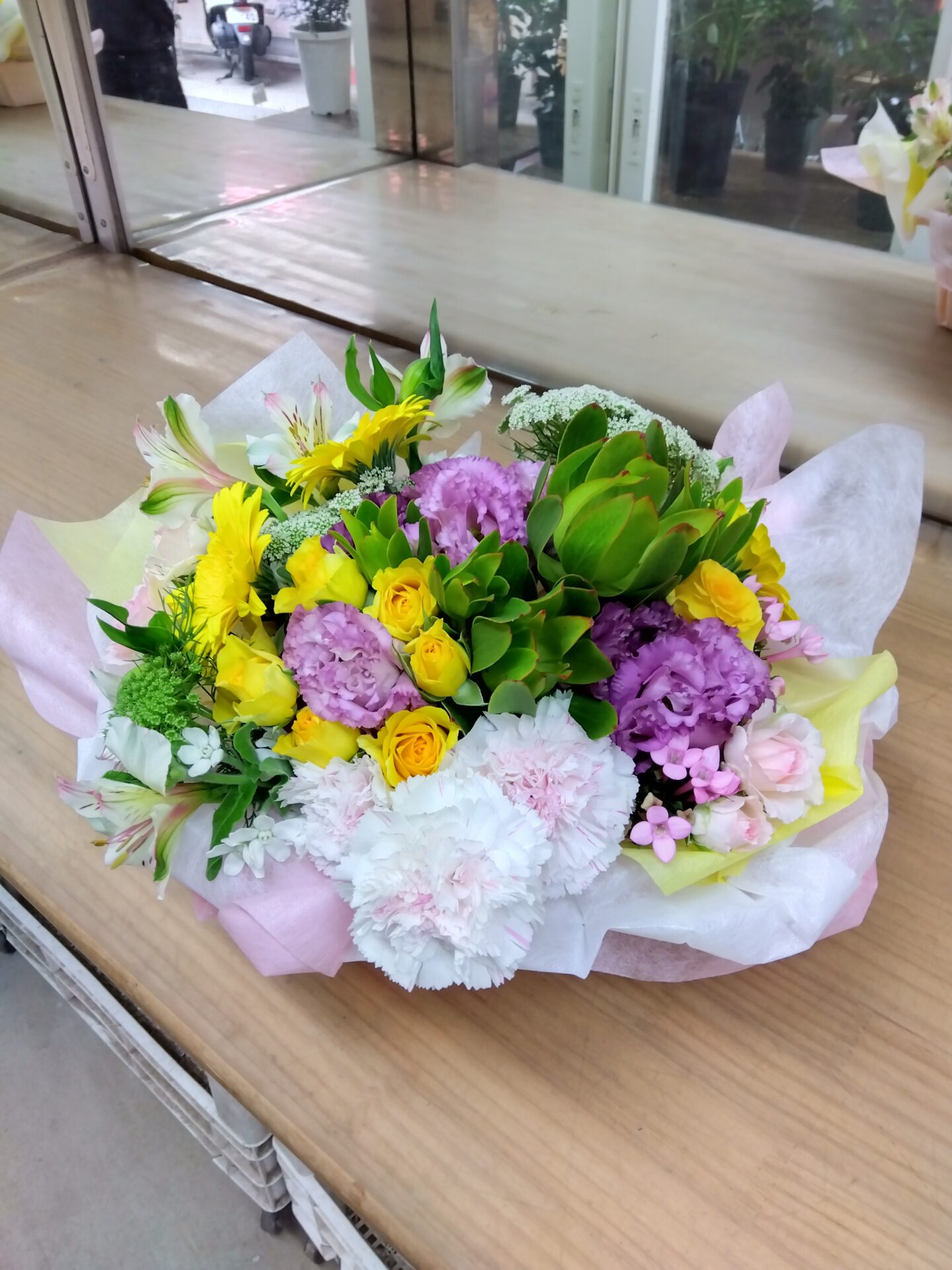 誕生日お祝いのアレンジメント
